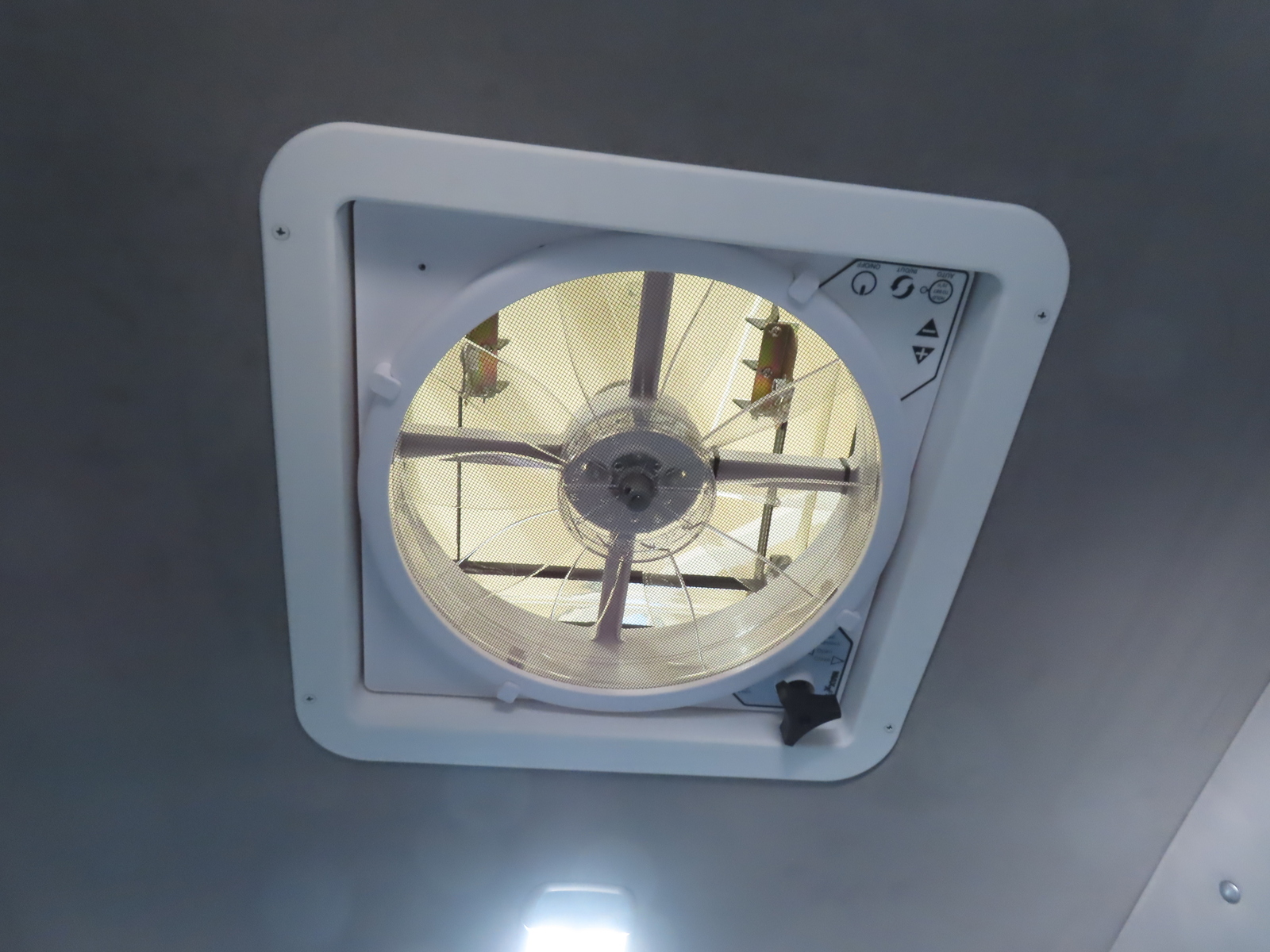 キャンピングカー バンコン NV200ﾊﾞﾈｯﾄ ﾀｺｽ NVｼﾞｬｯｸ 4WD