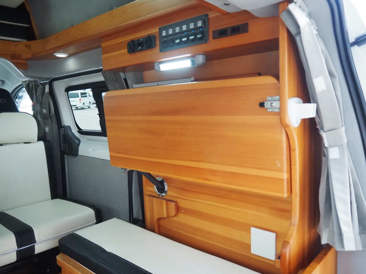 キャンピングカー バンコン NV200ﾊﾞﾈｯﾄ ﾀｺｽ NVｼﾞｬｯｸ ﾜﾝｵｰﾅｰ