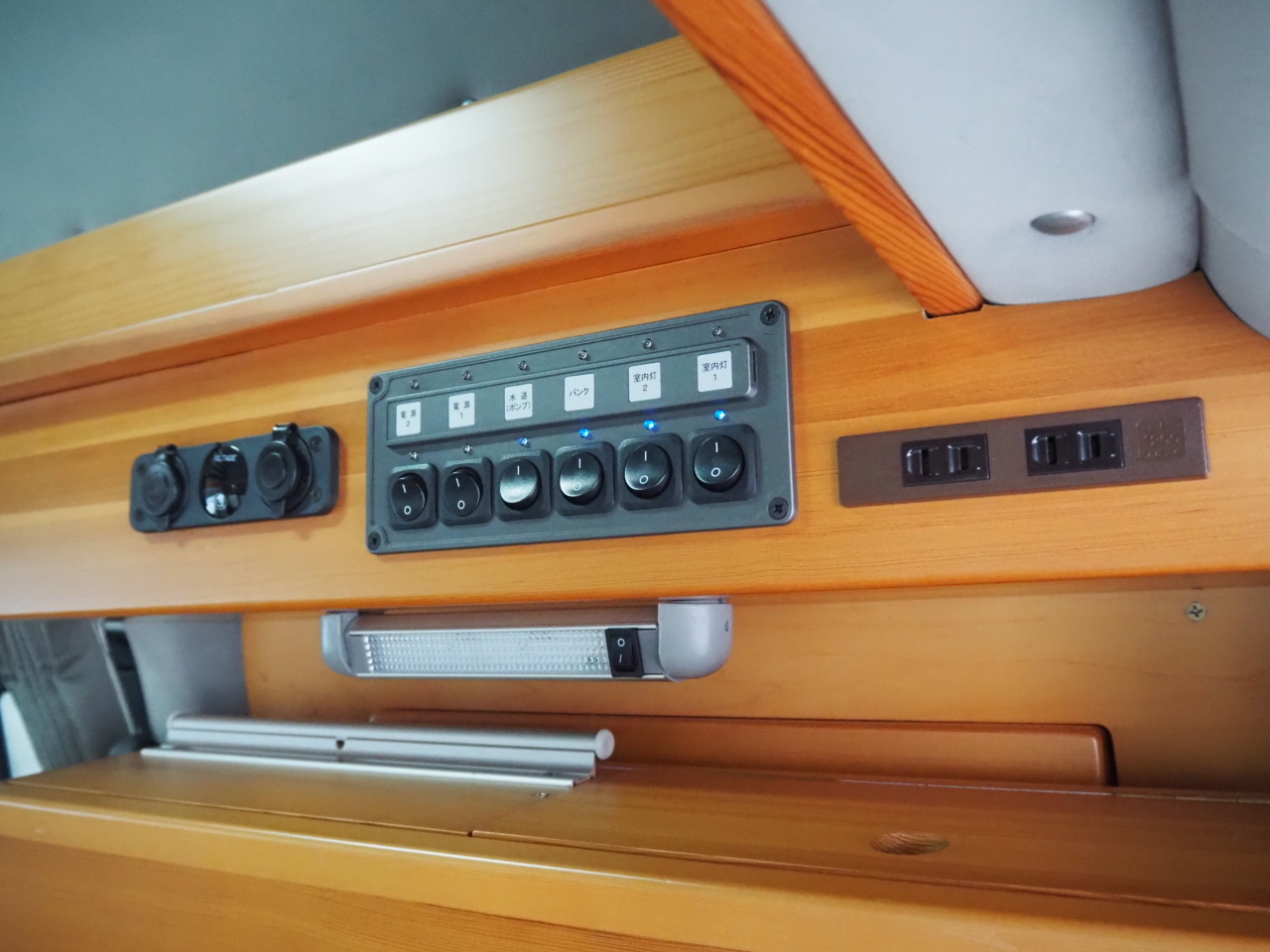 キャンピングカー バンコン NV200ﾊﾞﾈｯﾄ ﾀｺｽ NVｼﾞｬｯｸ ﾜﾝｵｰﾅｰ