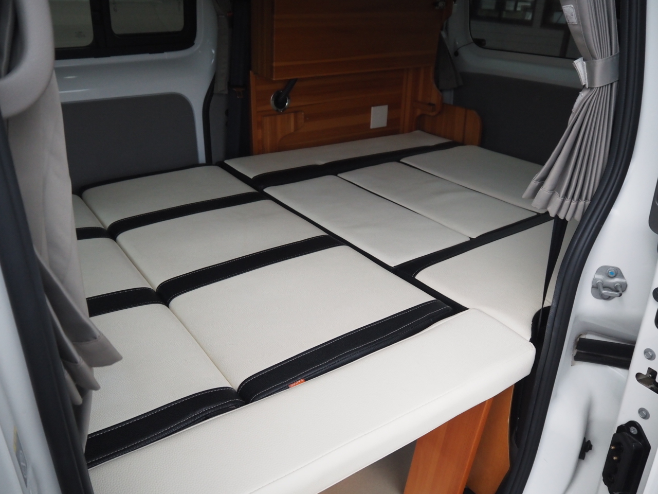 キャンピングカー バンコン NV200ﾊﾞﾈｯﾄ ﾀｺｽ NVｼﾞｬｯｸ ﾜﾝｵｰﾅｰ