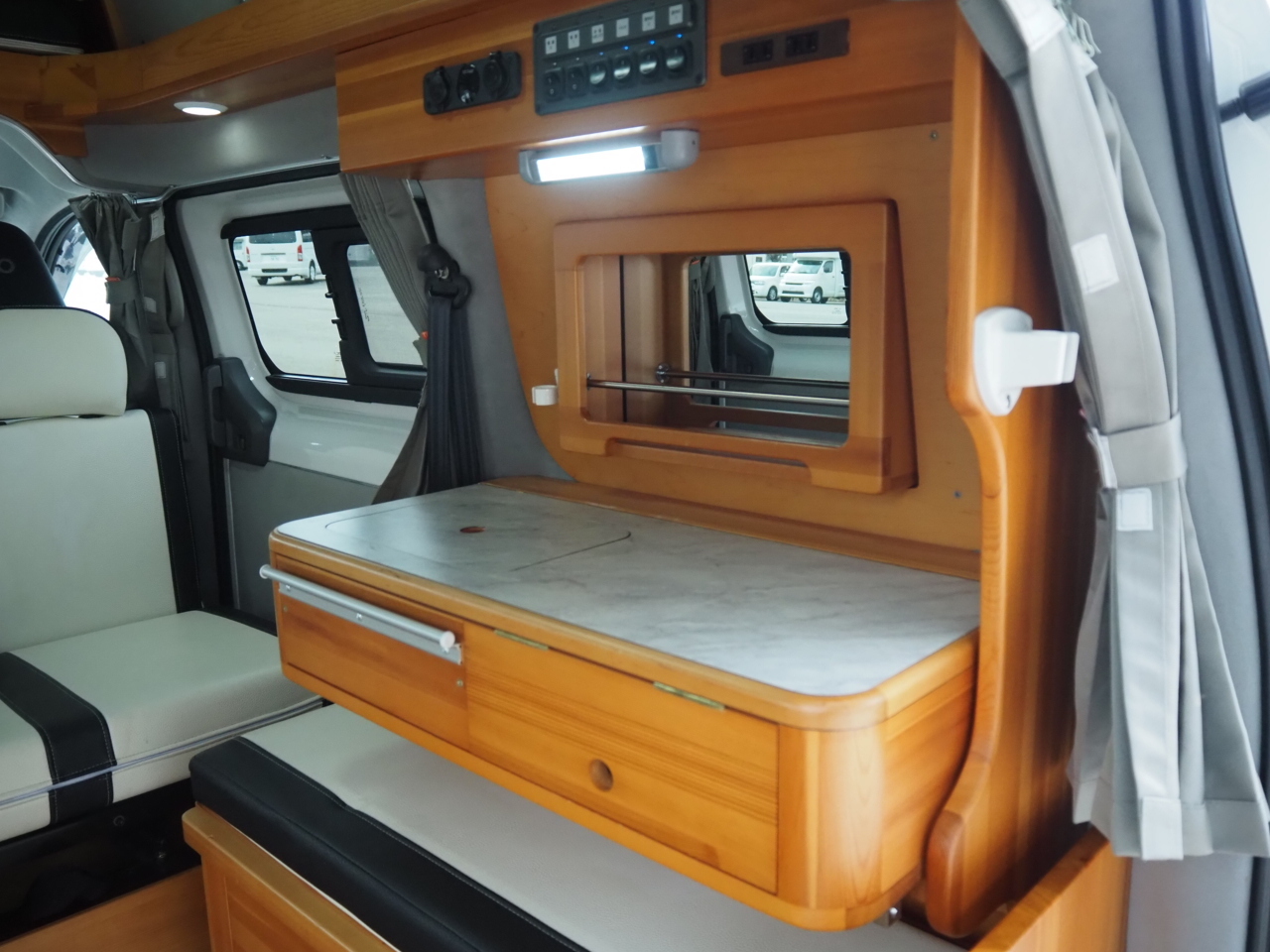 キャンピングカー バンコン NV200ﾊﾞﾈｯﾄ ﾀｺｽ NVｼﾞｬｯｸ ﾜﾝｵｰﾅｰ