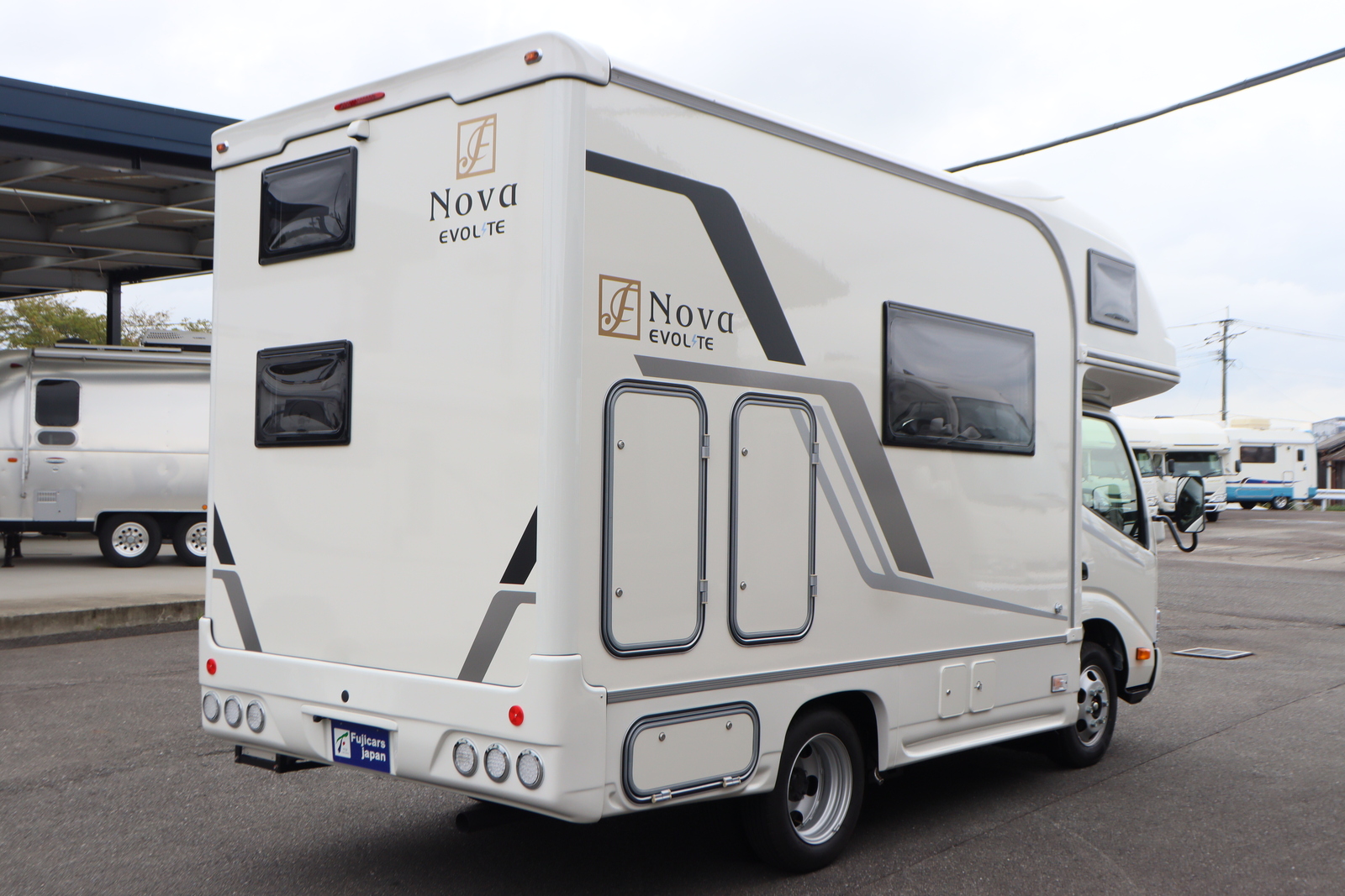 キャンピングカー キャブコン ｶﾑﾛｰﾄﾞﾌｼﾞｶｰｽﾞｼﾞｬﾊﾟﾝNovaﾀｲﾌﾟW新車
