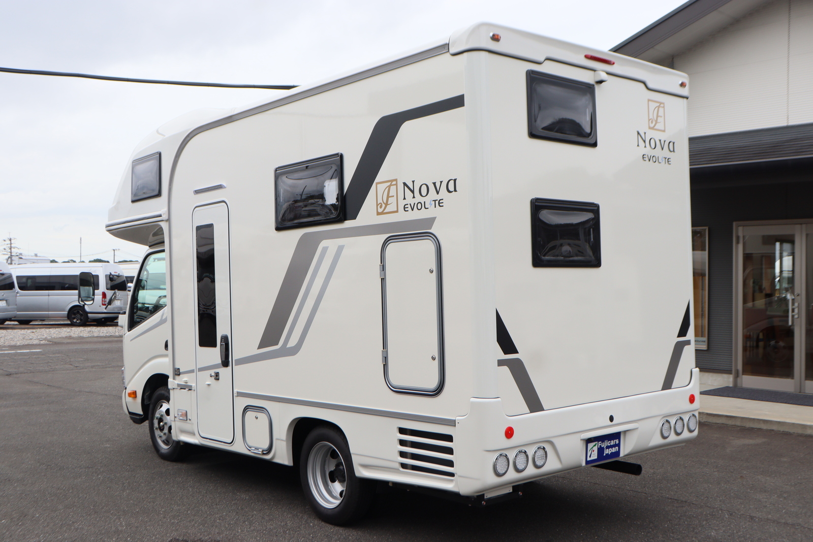 キャンピングカー キャブコン ｶﾑﾛｰﾄﾞﾌｼﾞｶｰｽﾞｼﾞｬﾊﾟﾝNovaﾀｲﾌﾟW新車