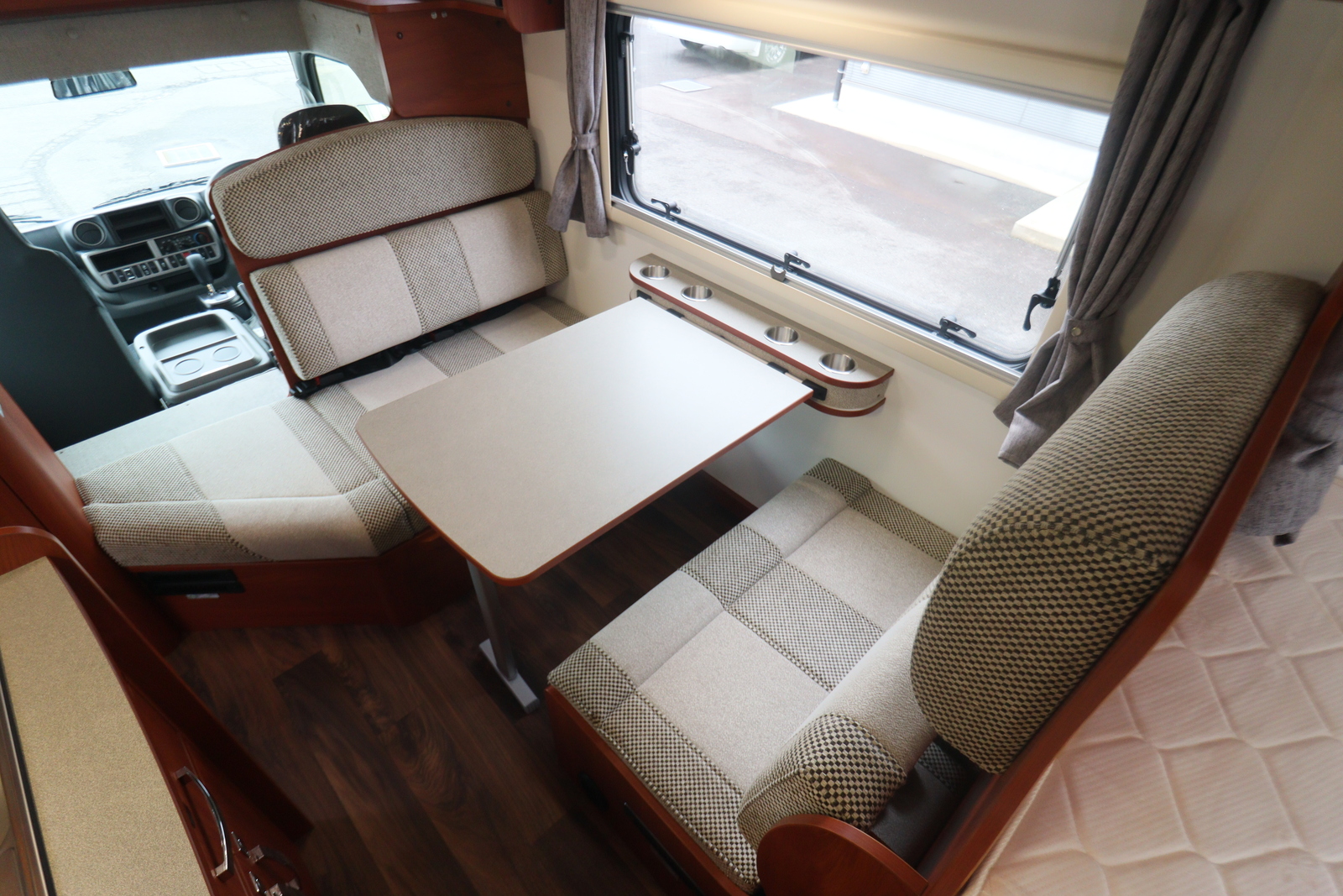 キャンピングカー キャブコン ｶﾑﾛｰﾄﾞﾌｼﾞｶｰｽﾞｼﾞｬﾊﾟﾝNovaﾀｲﾌﾟX新車