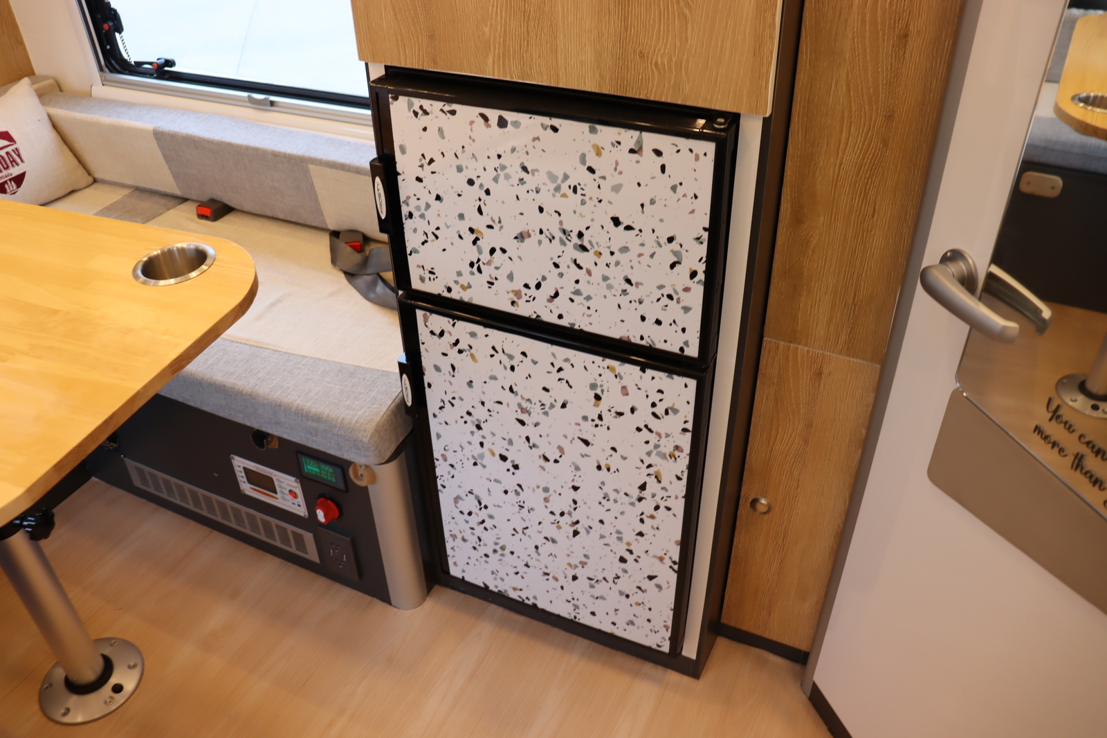 キャンピングカー キャブコン ﾀｳﾝｴｰｽ ｻﾝﾃﾞｲRV ｻﾝﾃﾞｲﾐﾄﾞﾙ