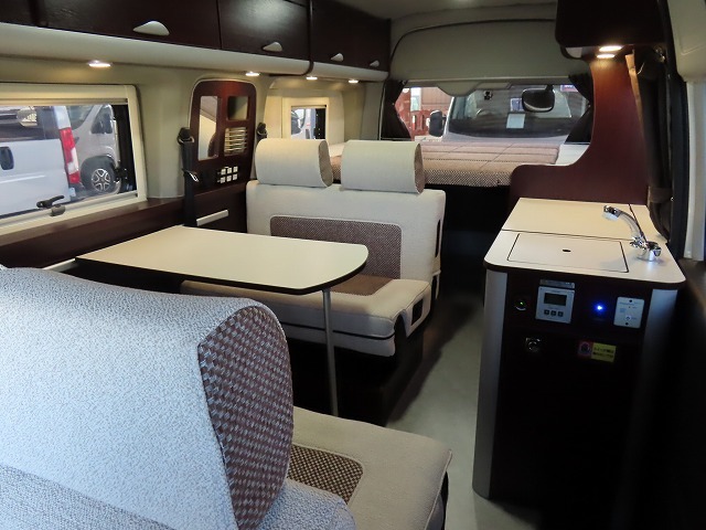 キャンピングカー バンコン ﾊｲｴｰｽ ﾅｯﾂRV ﾘｰｸⅡ FFﾋｰﾀｰ