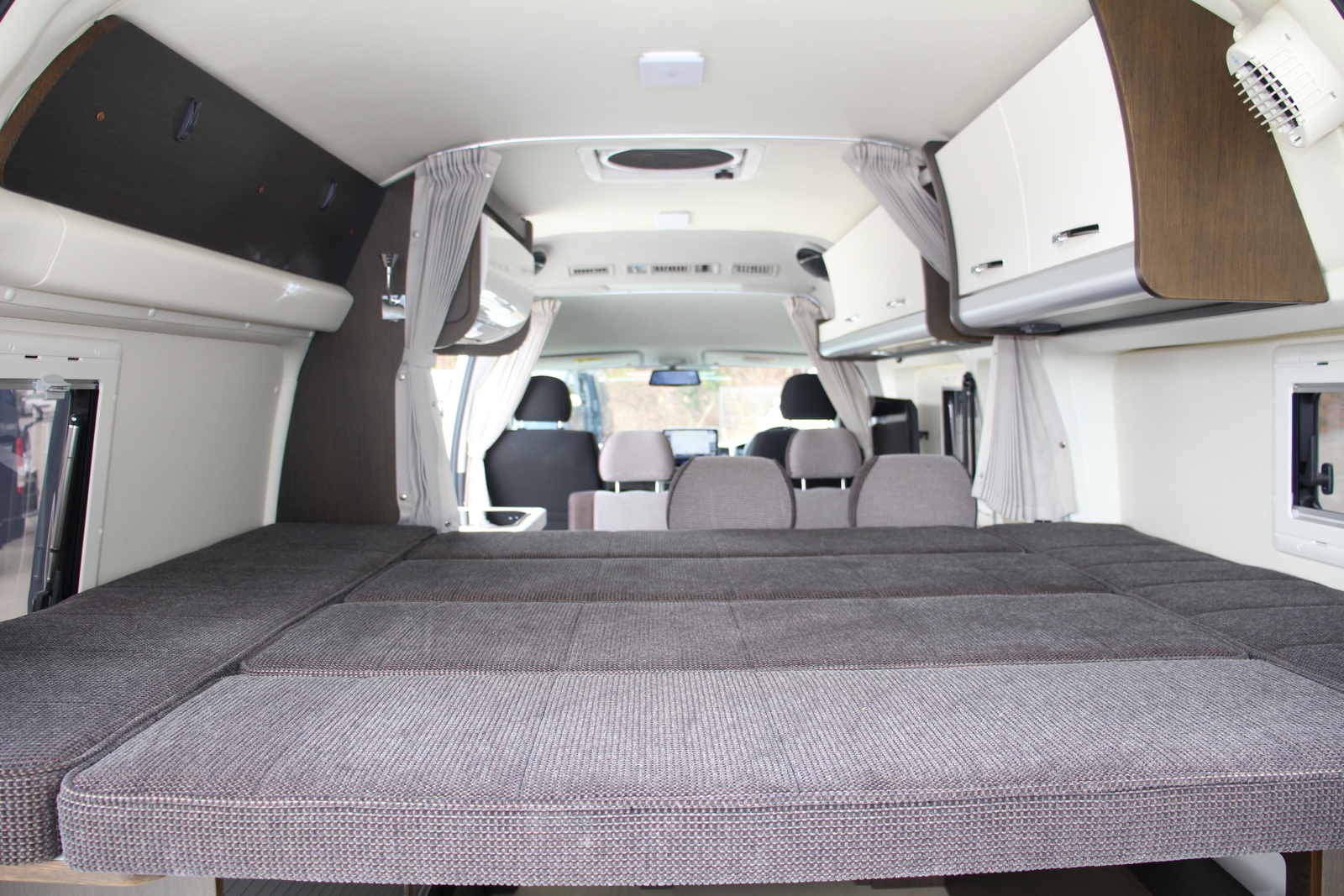 キャンピングカー バンコン ﾊｲｴｰｽ ﾄｲﾌｧｸﾄﾘｰ ﾊﾞｰﾃﾞﾝｸﾞﾗﾝﾃﾞ