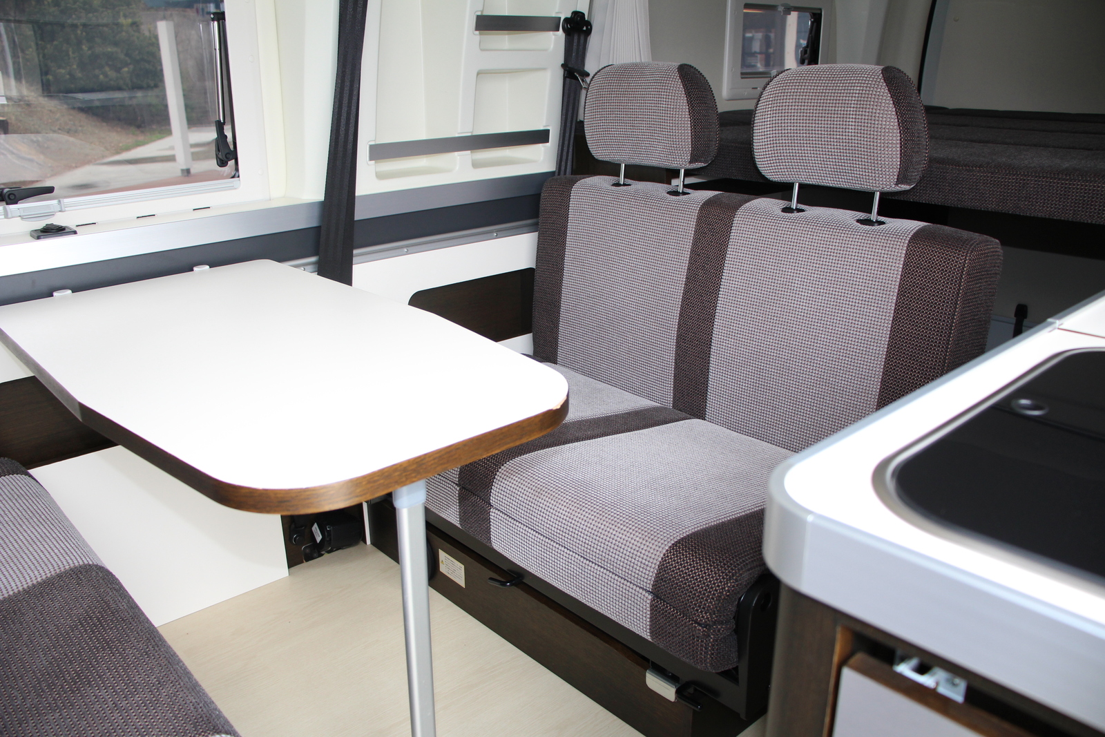 キャンピングカー バンコン ﾊｲｴｰｽ ﾄｲﾌｧｸﾄﾘｰ ﾊﾞｰﾃﾞﾝｸﾞﾗﾝﾃﾞ