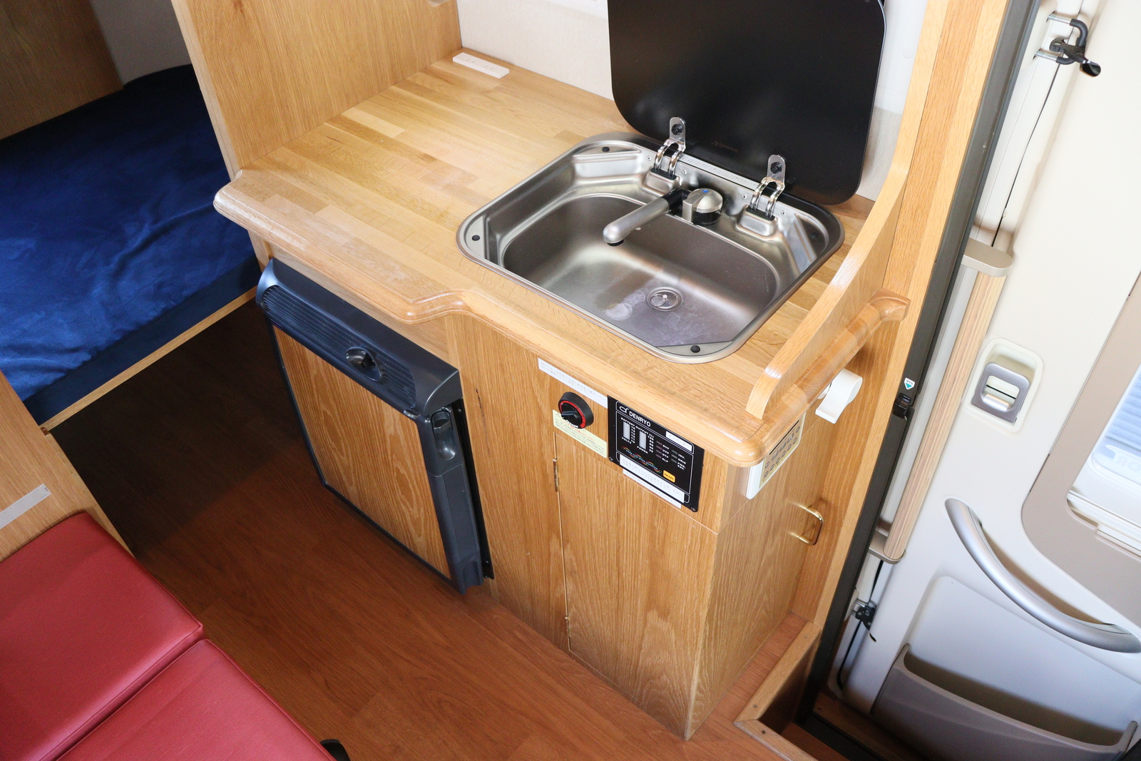 キャンピングカー キャブコン ﾎﾞﾝｺﾞ ｶﾄｰﾓｰﾀｰ ﾎﾞｰﾉ 4WD