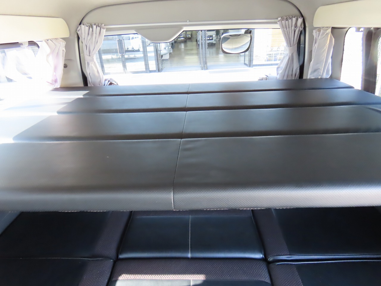 キャンピングカー バンコン ﾊｲｴｰｽ ﾅｯﾂRV ﾄﾗｲｱﾙC　4WD