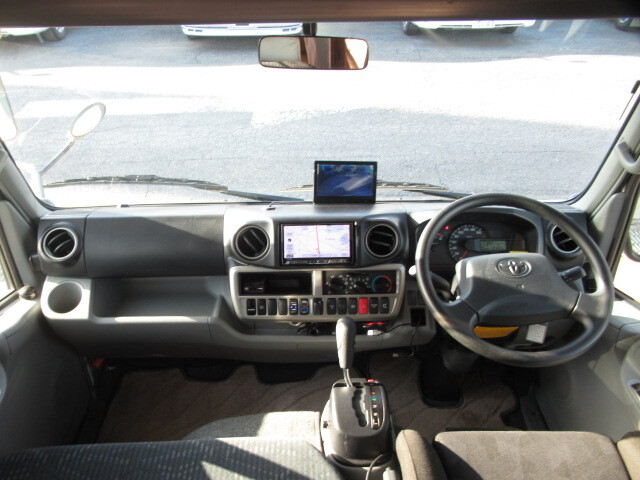 キャンピングカー キャブコン ﾊﾞﾝﾃｯｸ　ｼﾞﾙ　足廻り強化　家AC　ｿｰﾗｰ　FF