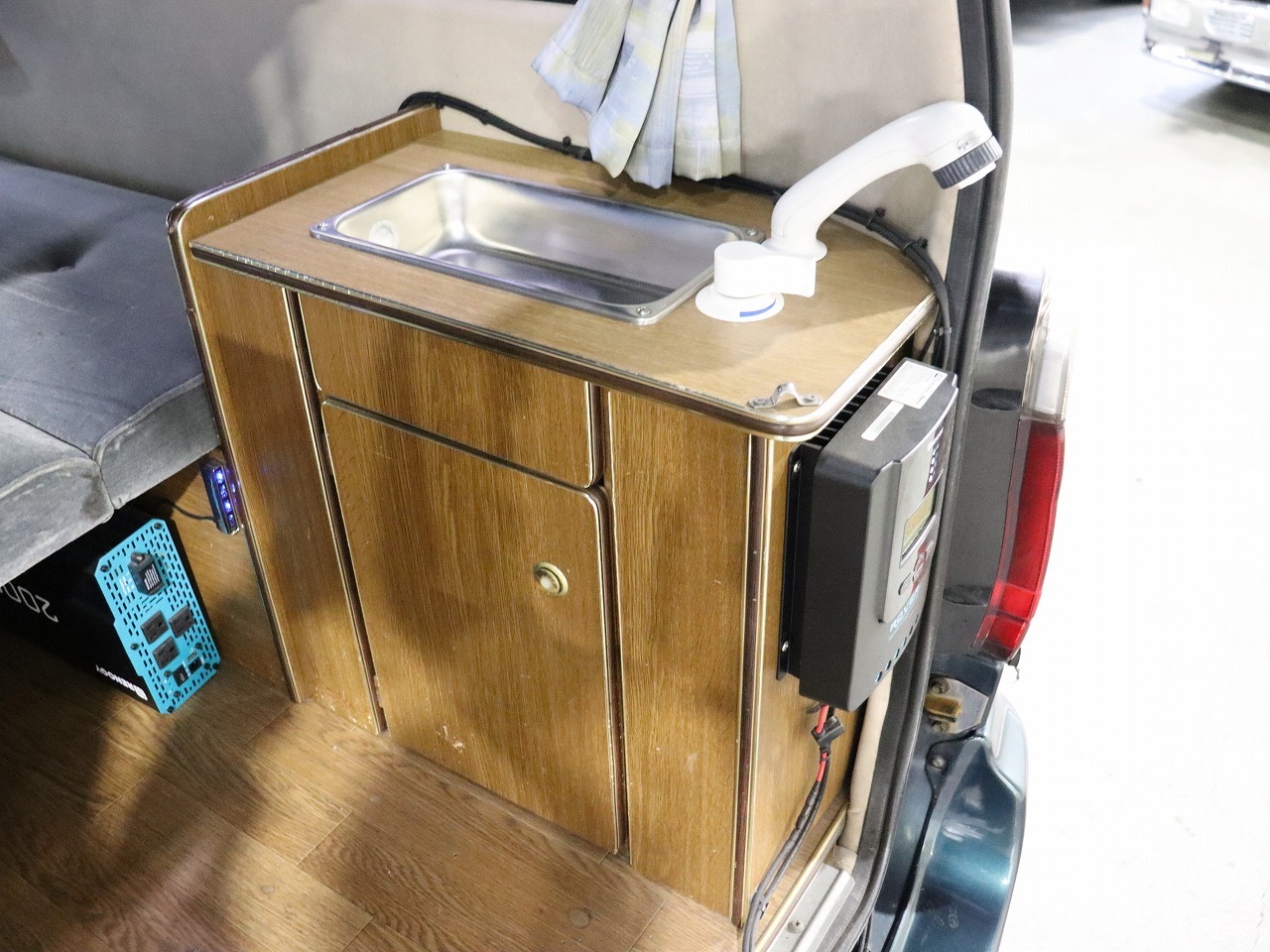 キャンピングカー バンコン ﾊｲｴｰｽ ﾛｰﾀｽRV ｵﾘｼﾞﾅﾙ 4WD　FF　DT