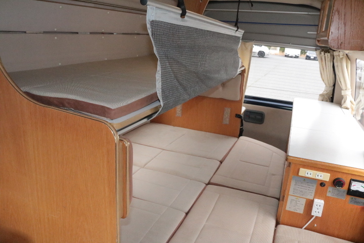 キャンピングカー バンコン ﾊｲｴｰｽ ﾛｰﾀｽRV ｲｰﾗｲｽﾞ FFﾋｰﾀｰ 冷蔵庫