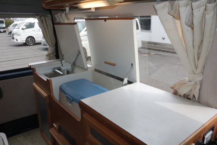 キャンピングカー バンコン ﾊｲｴｰｽ ﾛｰﾀｽRV ｲｰﾗｲｽﾞ FFﾋｰﾀｰ 冷蔵庫