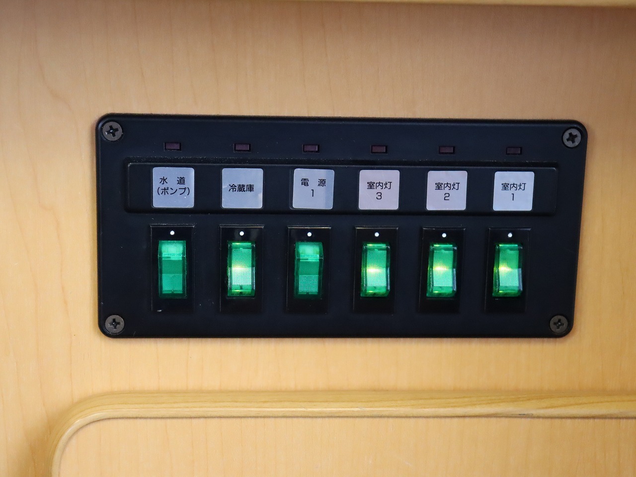 キャンピングカー キャブコン ﾀｳﾝｴｰｽﾉｱ ｾｷｿｰﾎﾞﾃﾞｨ ｷｬｯﾄ