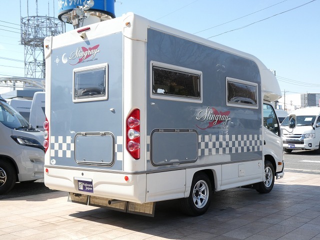 キャンピングカー キャブコン ﾅｯﾂRV　ｽﾃｨﾝｸﾞﾚｲ　窓ｸｰﾗｰ　ｿｰﾗｰﾊﾟﾈﾙ　FF