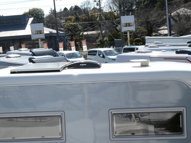 キャンピングカー キャブコン ﾅｯﾂRV　ｽﾃｨﾝｸﾞﾚｲ　窓ｸｰﾗｰ　ｿｰﾗｰﾊﾟﾈﾙ　FF