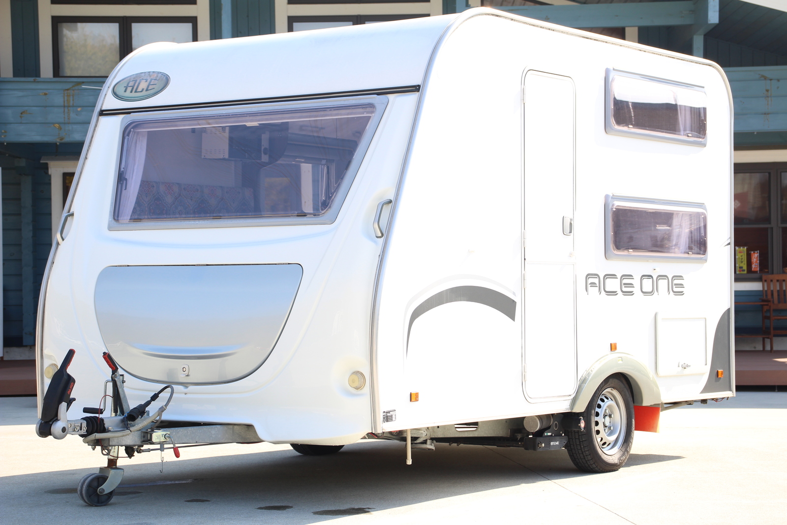 キャンピングカー トレーラー ｴｰｽｷｬﾗﾊﾞﾝ ｴｰｽ330DL家庭用ｴｱｺﾝ ﾘﾁｳﾑ