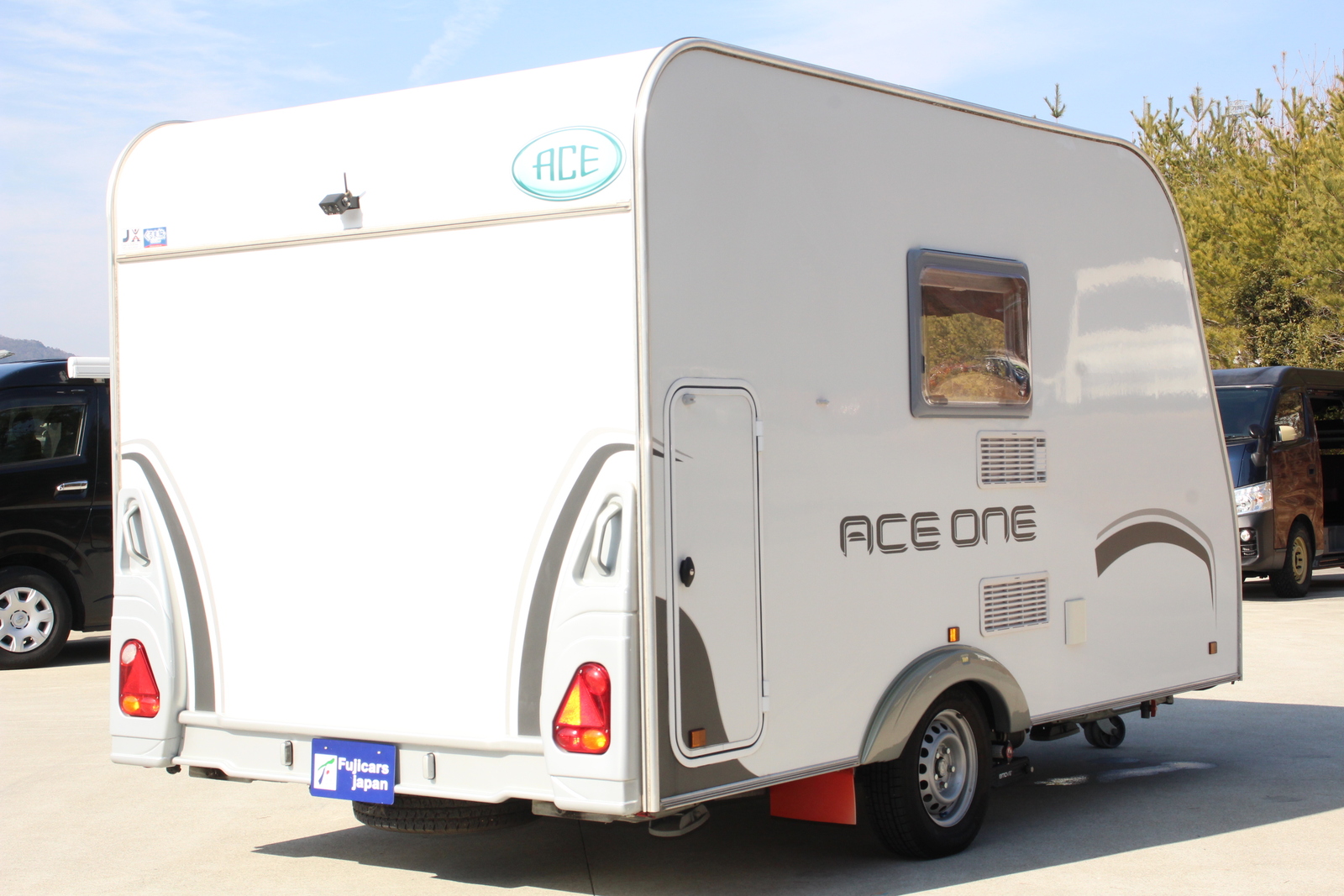 キャンピングカー トレーラー ｴｰｽｷｬﾗﾊﾞﾝ ｴｰｽ330DL家庭用ｴｱｺﾝ ﾘﾁｳﾑ