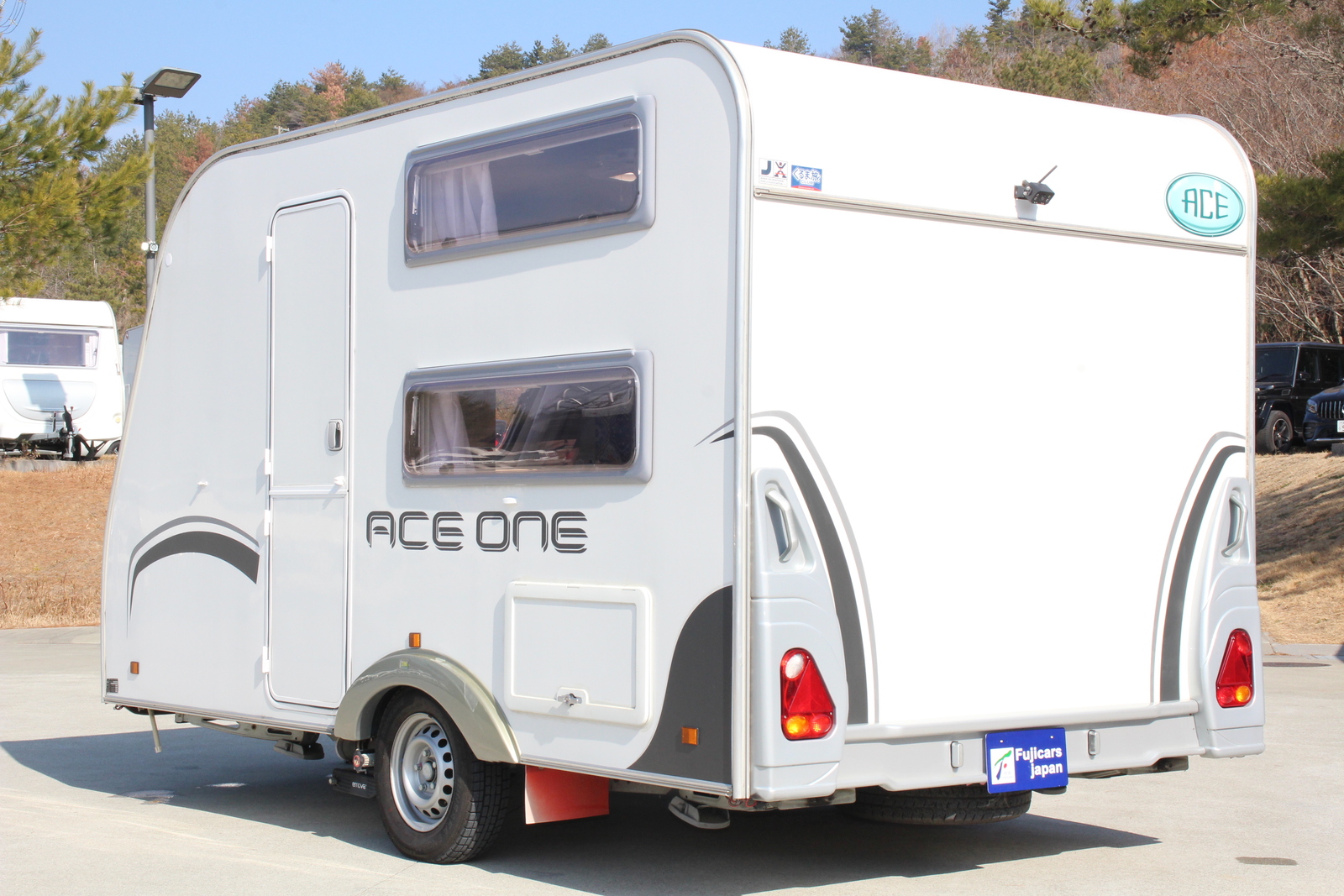 キャンピングカー トレーラー ｴｰｽｷｬﾗﾊﾞﾝ ｴｰｽ330DL家庭用ｴｱｺﾝ ﾘﾁｳﾑ