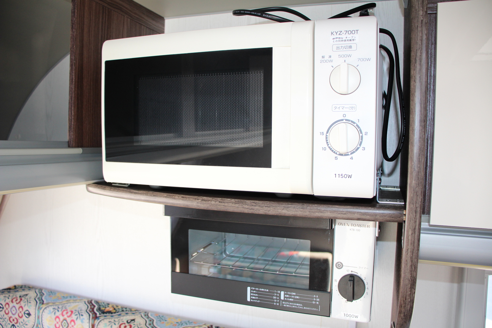 キャンピングカー トレーラー ｴｰｽｷｬﾗﾊﾞﾝ ｴｰｽ330DL家庭用ｴｱｺﾝ ﾘﾁｳﾑ