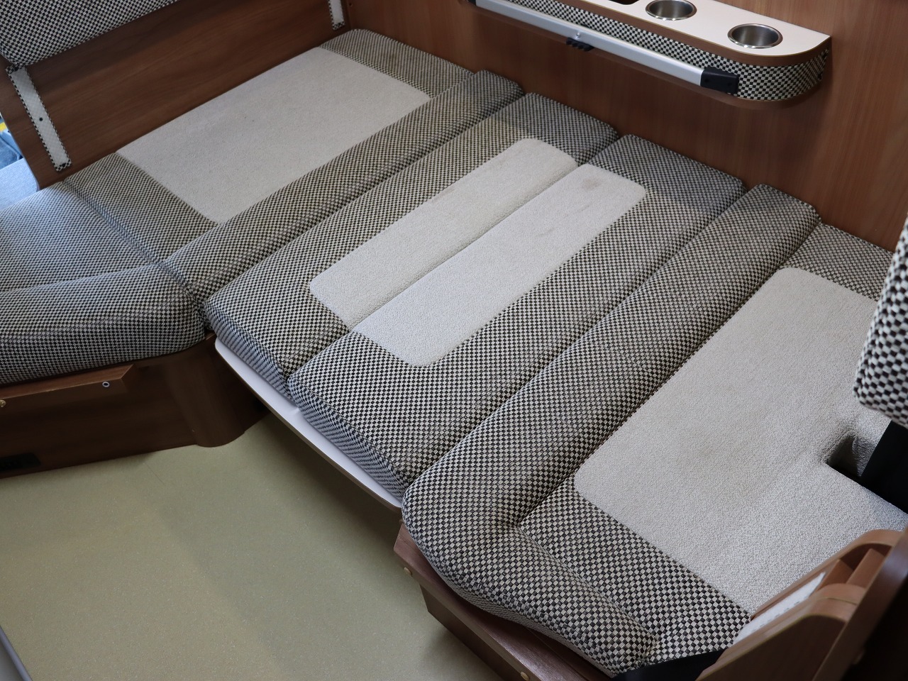 キャンピングカー キャブコン ｶﾑﾛｰﾄﾞ ﾅｯﾂRV ｸﾚｱ5.3Wｴﾎﾞﾘｭｰｼｮﾝ