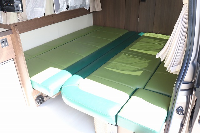 キャンピングカー バンコン ﾊｲｴｰｽ ﾚｸﾋﾞｨ ﾌﾟﾗｽSL 家庭用AC　4WD