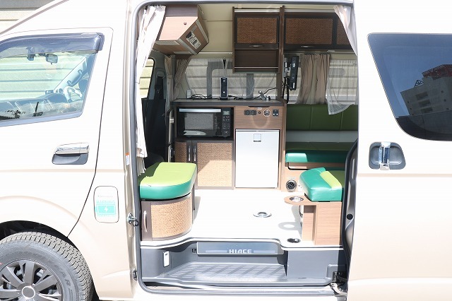 キャンピングカー バンコン ﾊｲｴｰｽ ﾚｸﾋﾞｨ ﾌﾟﾗｽSL 家庭用AC　4WD