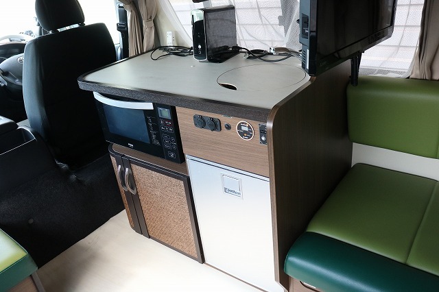 キャンピングカー バンコン ﾊｲｴｰｽ ﾚｸﾋﾞｨ ﾌﾟﾗｽSL 家庭用AC　4WD