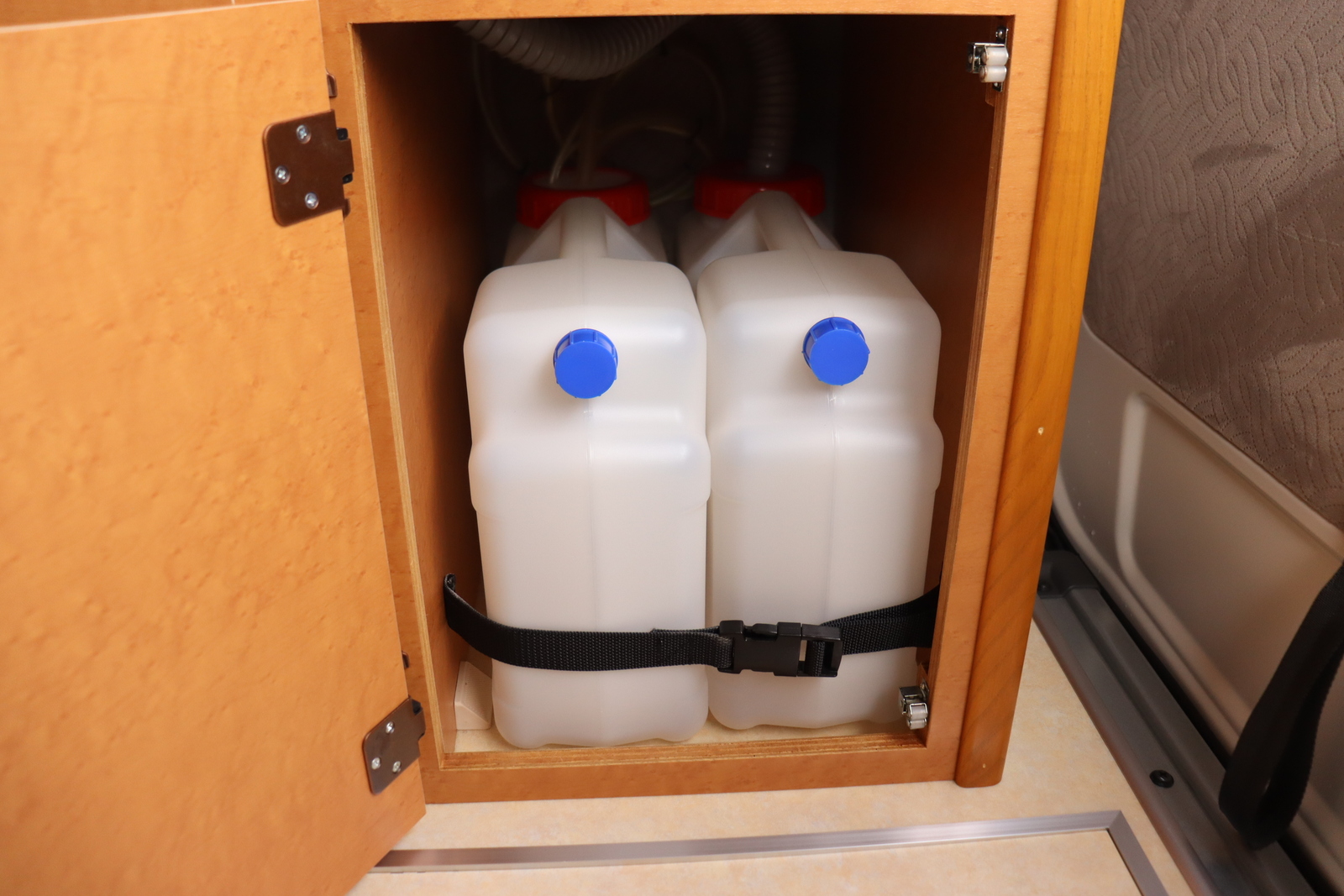 キャンピングカー バンコン ﾊｲｴｰｽ OMC製　北斗 4WD