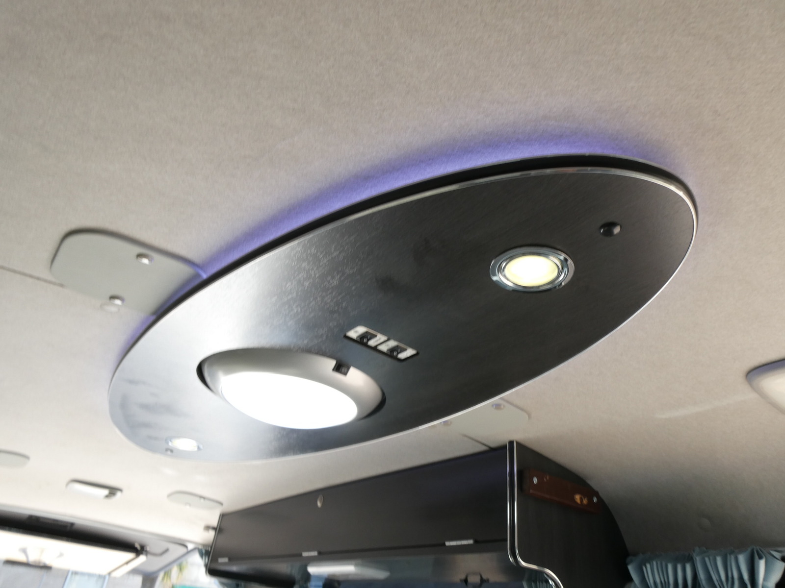 キャンピングカー バンコン ﾘﾝｴｲ　ﾌｧｼｰﾙﾊﾞｶﾝﾁｪｽ　MOMO　ｿｰﾗｰﾊﾟﾈﾙ