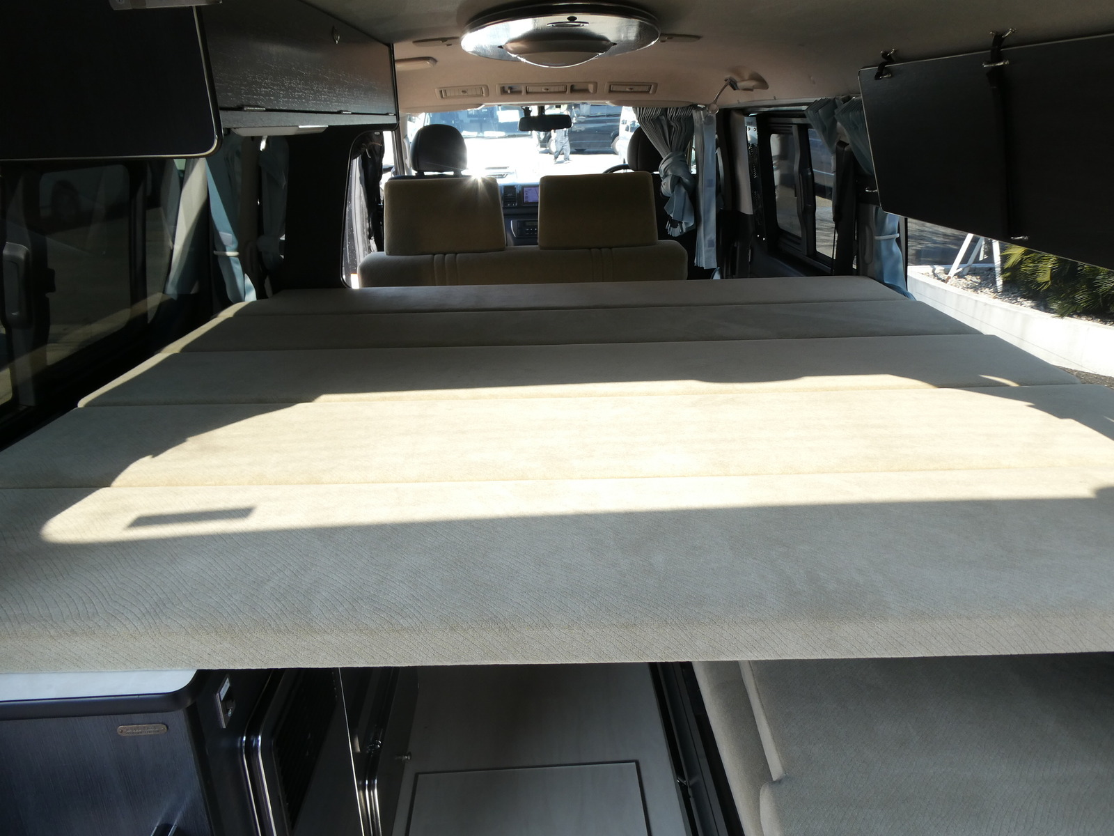 キャンピングカー バンコン ﾘﾝｴｲ　ﾌｧｼｰﾙﾊﾞｶﾝﾁｪｽ　MOMO　ｿｰﾗｰﾊﾟﾈﾙ