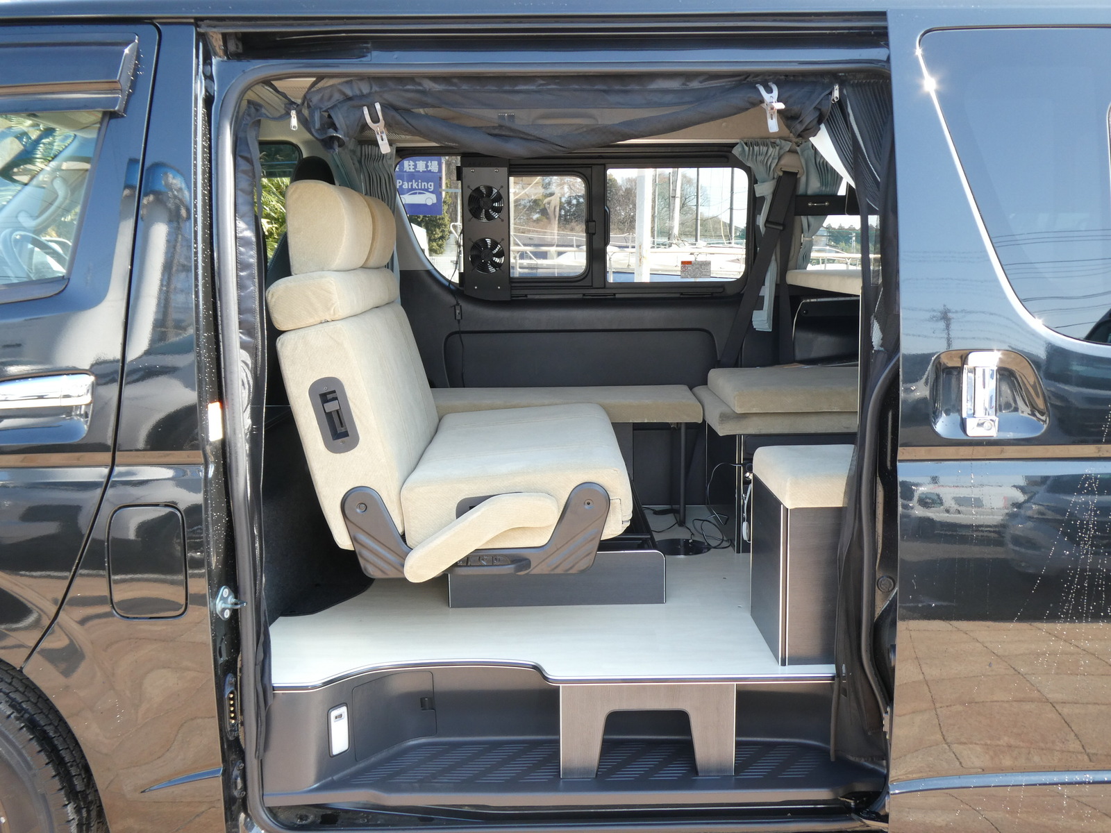 キャンピングカー バンコン ﾘﾝｴｲ　ﾌｧｼｰﾙﾊﾞｶﾝﾁｪｽ　MOMO　ｿｰﾗｰﾊﾟﾈﾙ