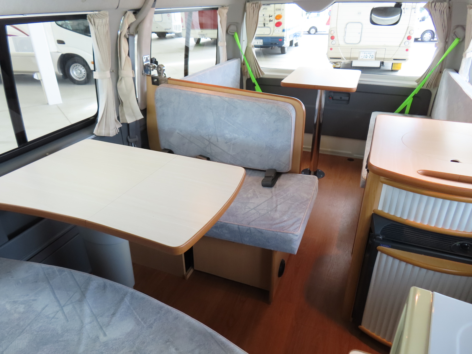 キャンピングカー バンコン ﾊｲｴｰｽ ｶｽﾀﾑｾﾚｸﾄ ﾛｰﾄﾞｾﾚｸﾄWM 4WD