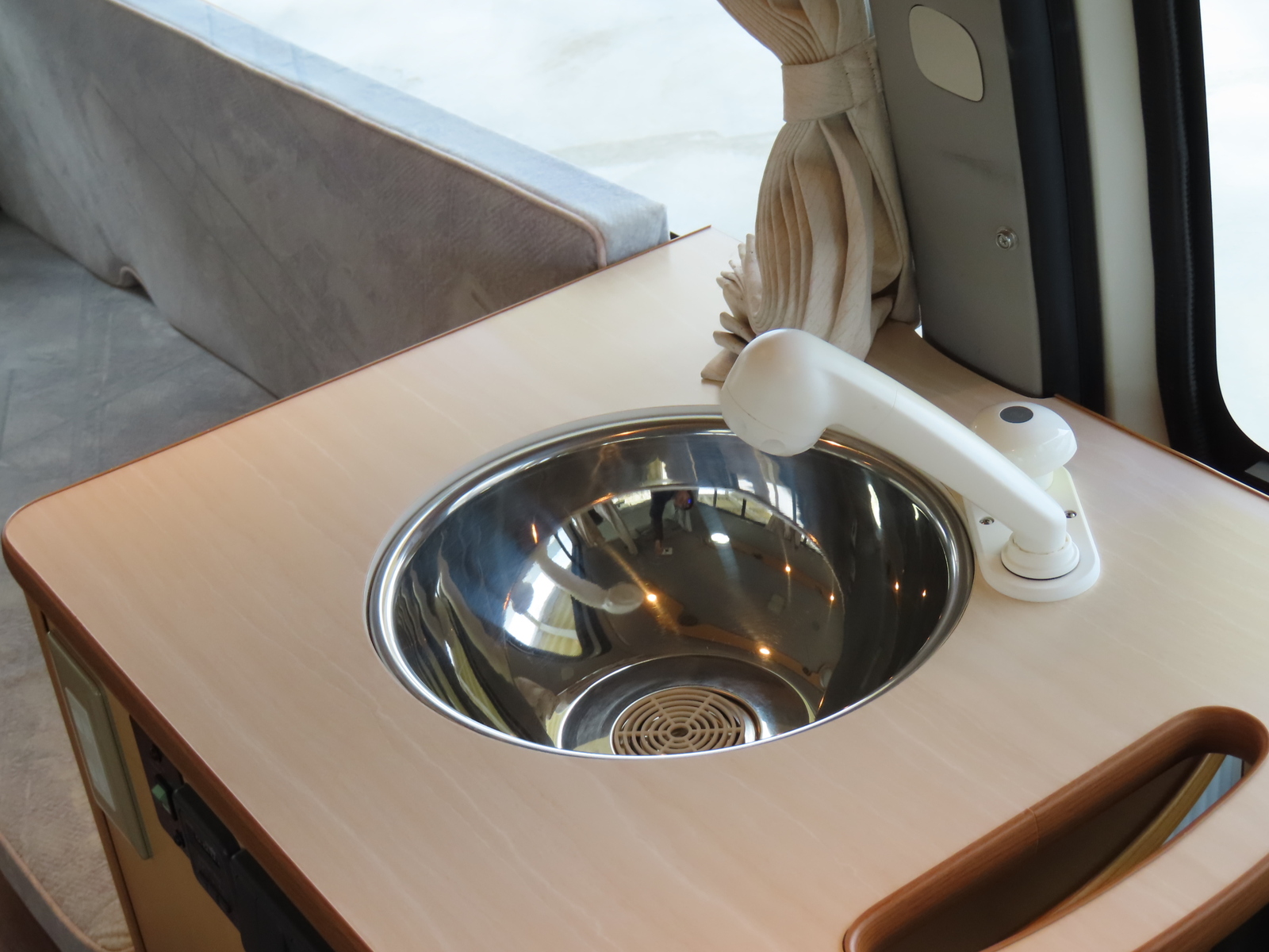 キャンピングカー バンコン ﾊｲｴｰｽ ｶｽﾀﾑｾﾚｸﾄ ﾛｰﾄﾞｾﾚｸﾄWM 4WD