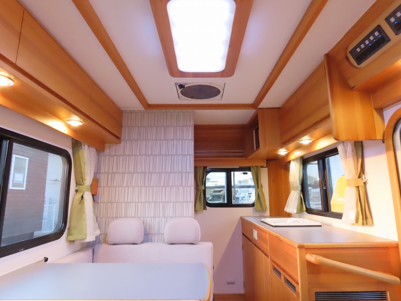 キャンピングカー キャブコン ﾎﾞﾝｺﾞ AtoZ製　ｱﾐﾃｨ　ﾎﾞｽｺ