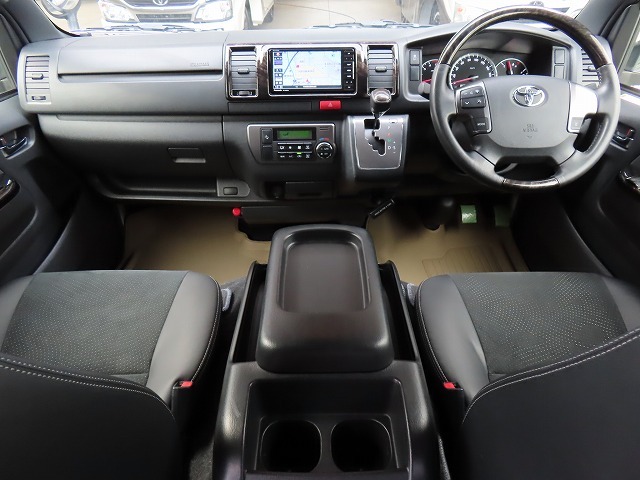 キャンピングカー バンコン ﾊｲｴｰｽ FOCS ｴｽﾊﾟｼｵes 4WD