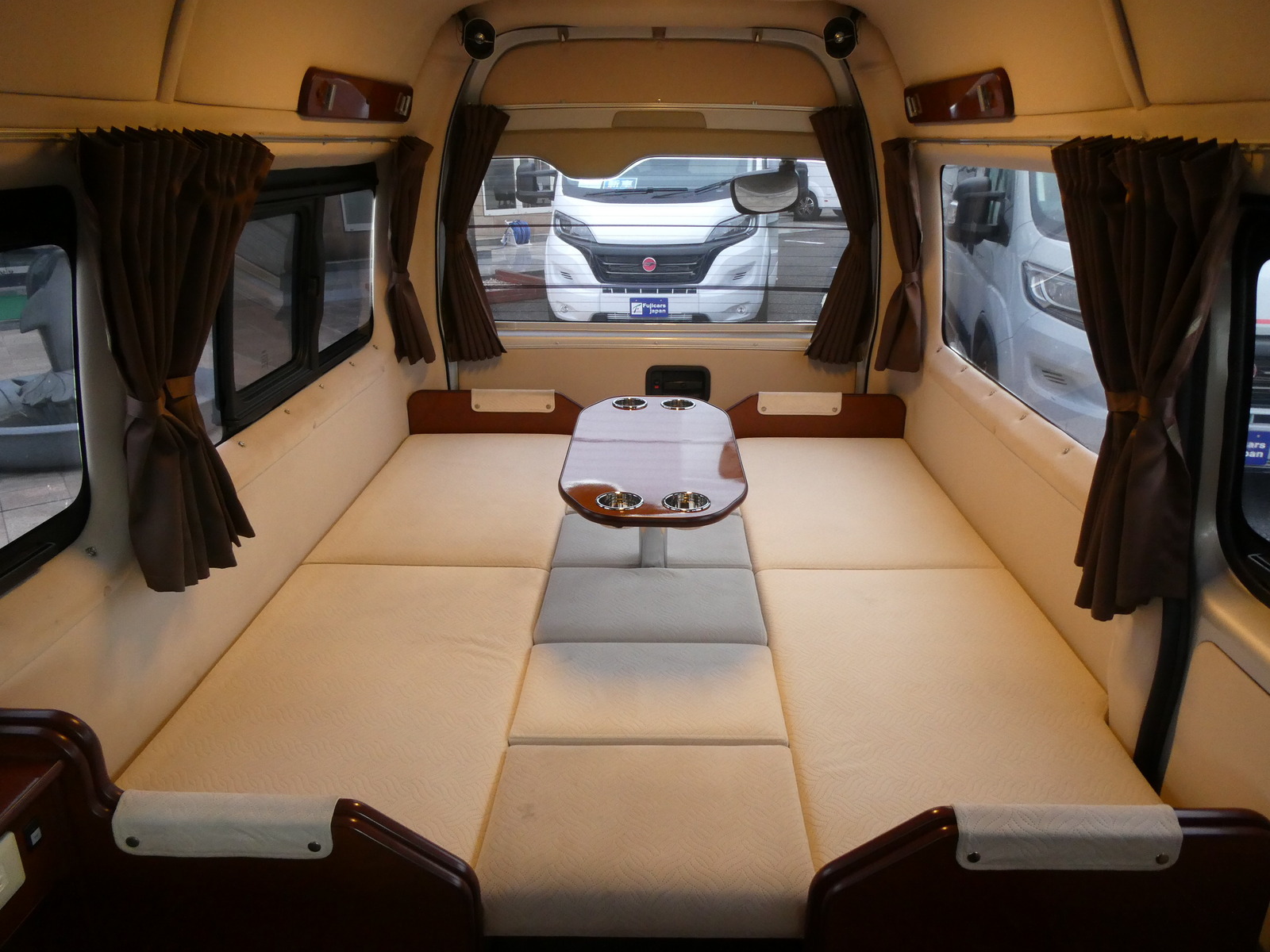 キャンピングカー バンコン FOCS　DSｺﾝﾊﾟｸﾄ　軽油4WD　FFﾋｰﾀｰ　冷蔵庫