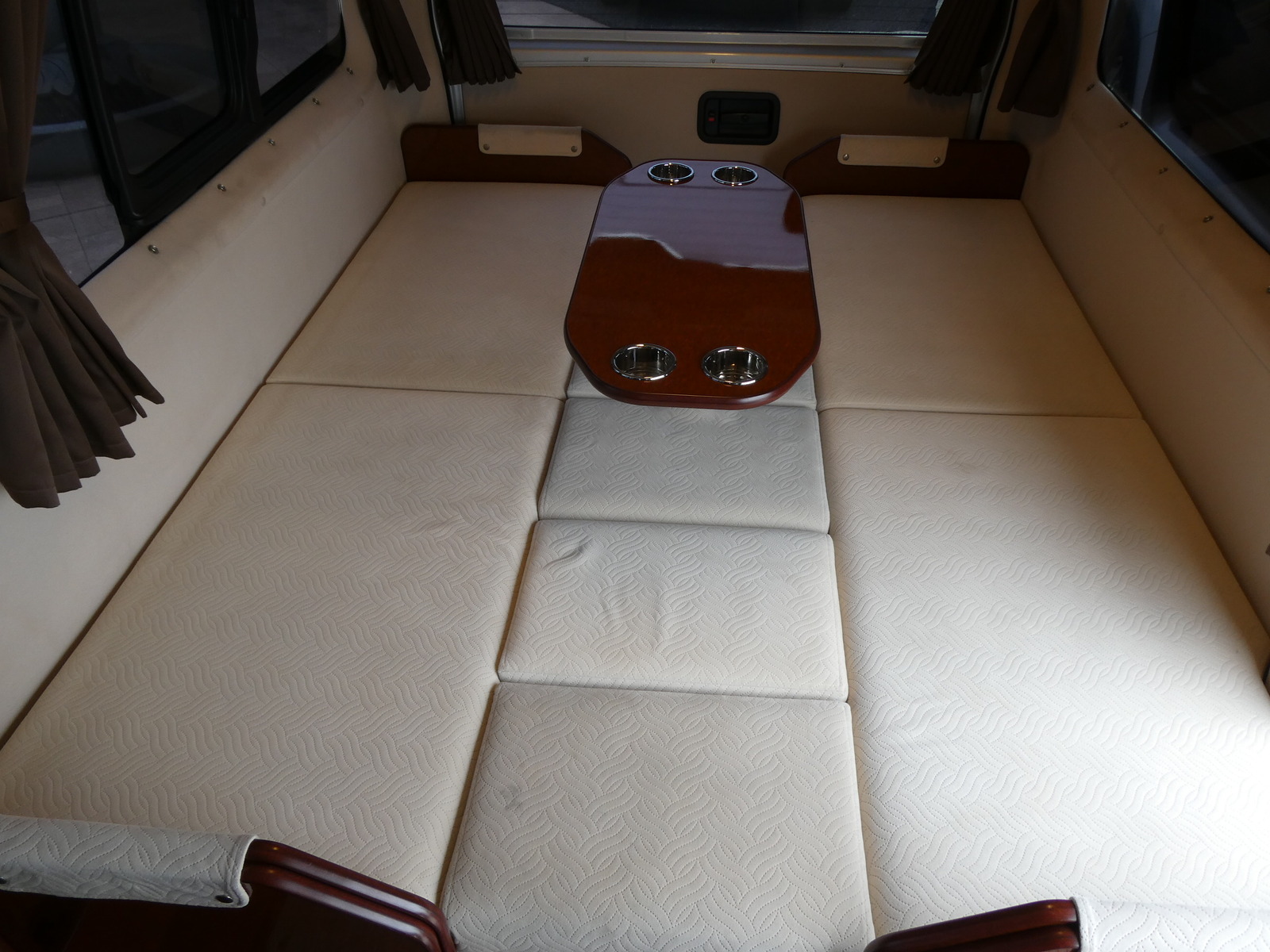 キャンピングカー バンコン FOCS　DSｺﾝﾊﾟｸﾄ　軽油4WD　FFﾋｰﾀｰ　冷蔵庫