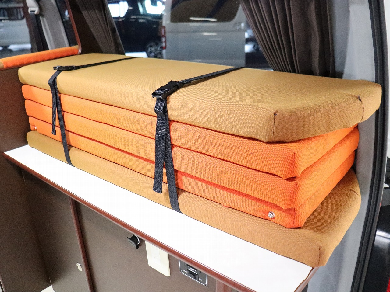 キャンピングカー バンコン ﾊｲｴｰｽ OMC ﾂｱｰｽﾞﾜｲﾄﾞ 4WD　ｻﾌﾞBT