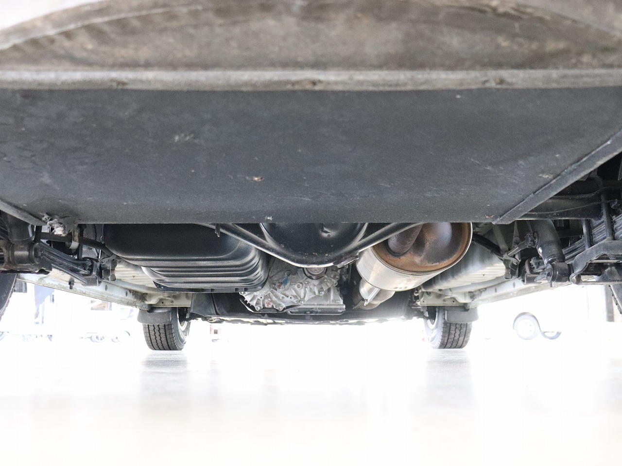 キャンピングカー バンコン ﾊｲｴｰｽ OMC ﾂｱｰｽﾞﾜｲﾄﾞ 4WD　ｻﾌﾞBT