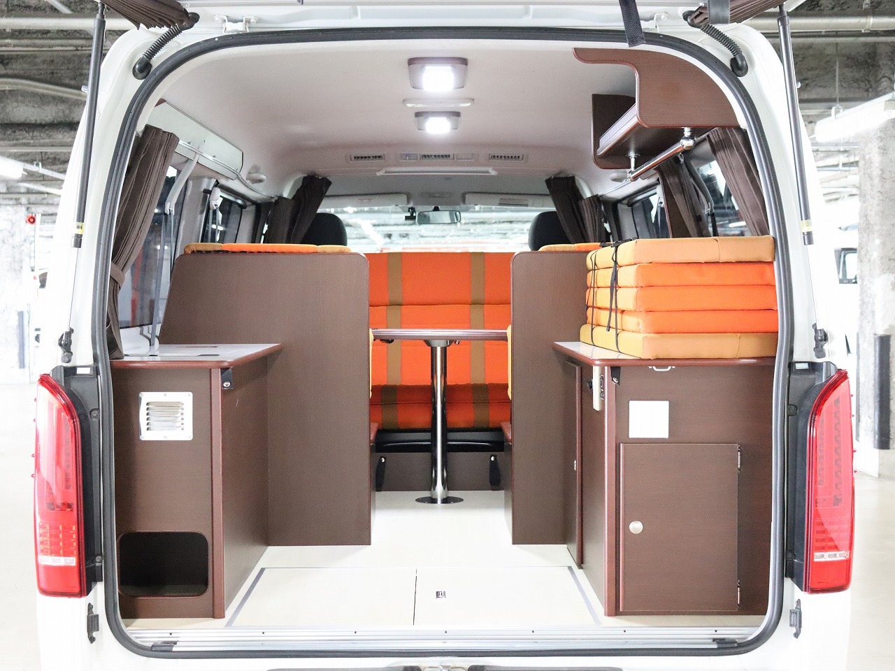 キャンピングカー バンコン ﾊｲｴｰｽ OMC ﾂｱｰｽﾞﾜｲﾄﾞ 4WD　ｻﾌﾞBT