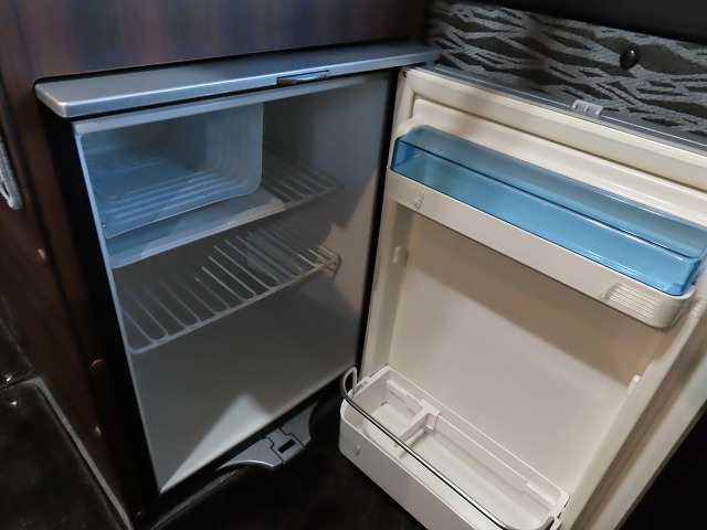 キャンピングカー バンコン ﾊｲｴｰｽ ﾃﾞﾙﾀﾘﾝｸ ﾀﾞｰｳｨﾝQ3