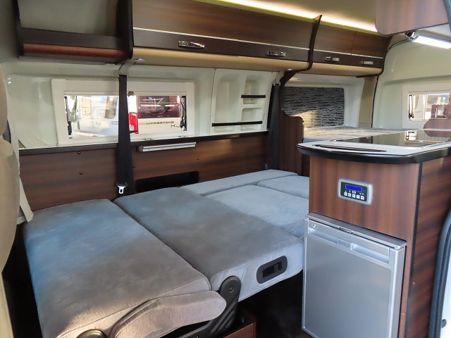 キャンピングカー バンコン ﾊｲｴｰｽ ﾃﾞﾙﾀﾘﾝｸ ﾀﾞｰｳｨﾝQ3