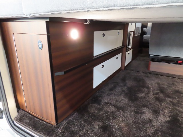 キャンピングカー バンコン ﾊｲｴｰｽ ﾃﾞﾙﾀﾘﾝｸ ﾀﾞｰｳｨﾝQ3