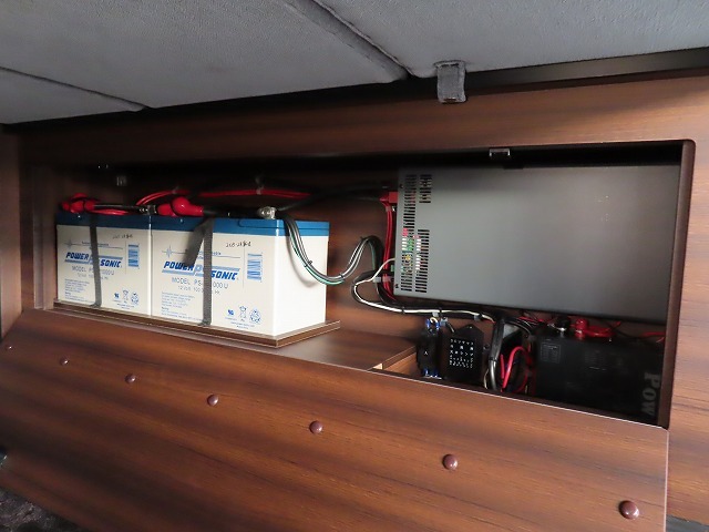 キャンピングカー バンコン ﾊｲｴｰｽ ﾃﾞﾙﾀﾘﾝｸ ﾀﾞｰｳｨﾝQ3