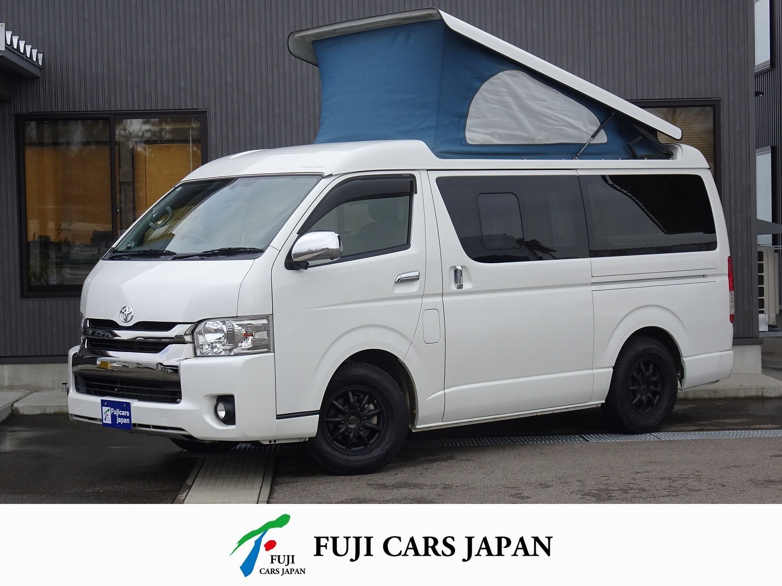 キャンピングカー バンコン ハイエース ホワイトハウス コンパス 4WD