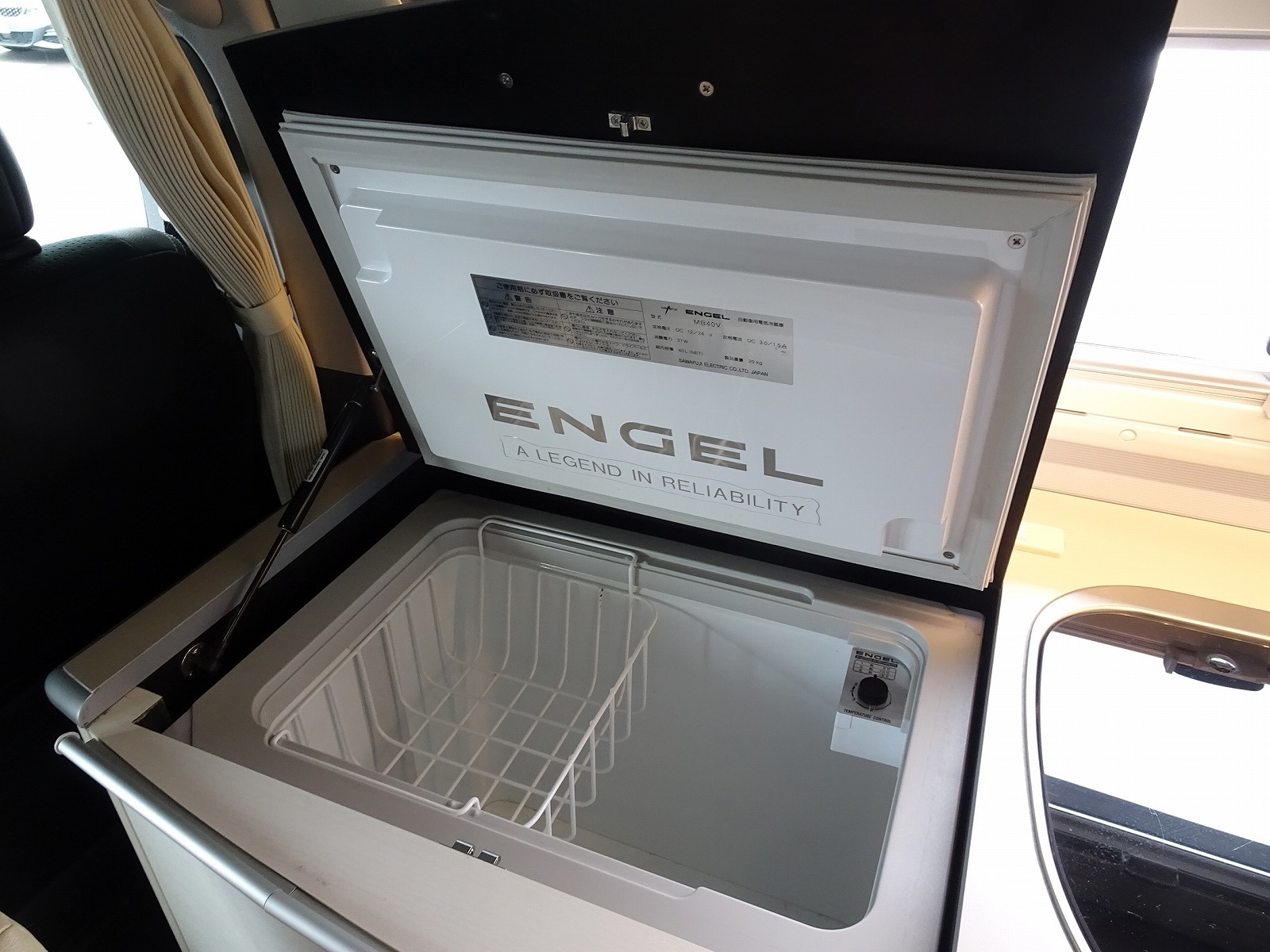 キャンピングカー バンコン ﾊｲｴｰｽ ﾎﾜｲﾄﾊｳｽ ｺﾝﾊﾟｽ 4WD