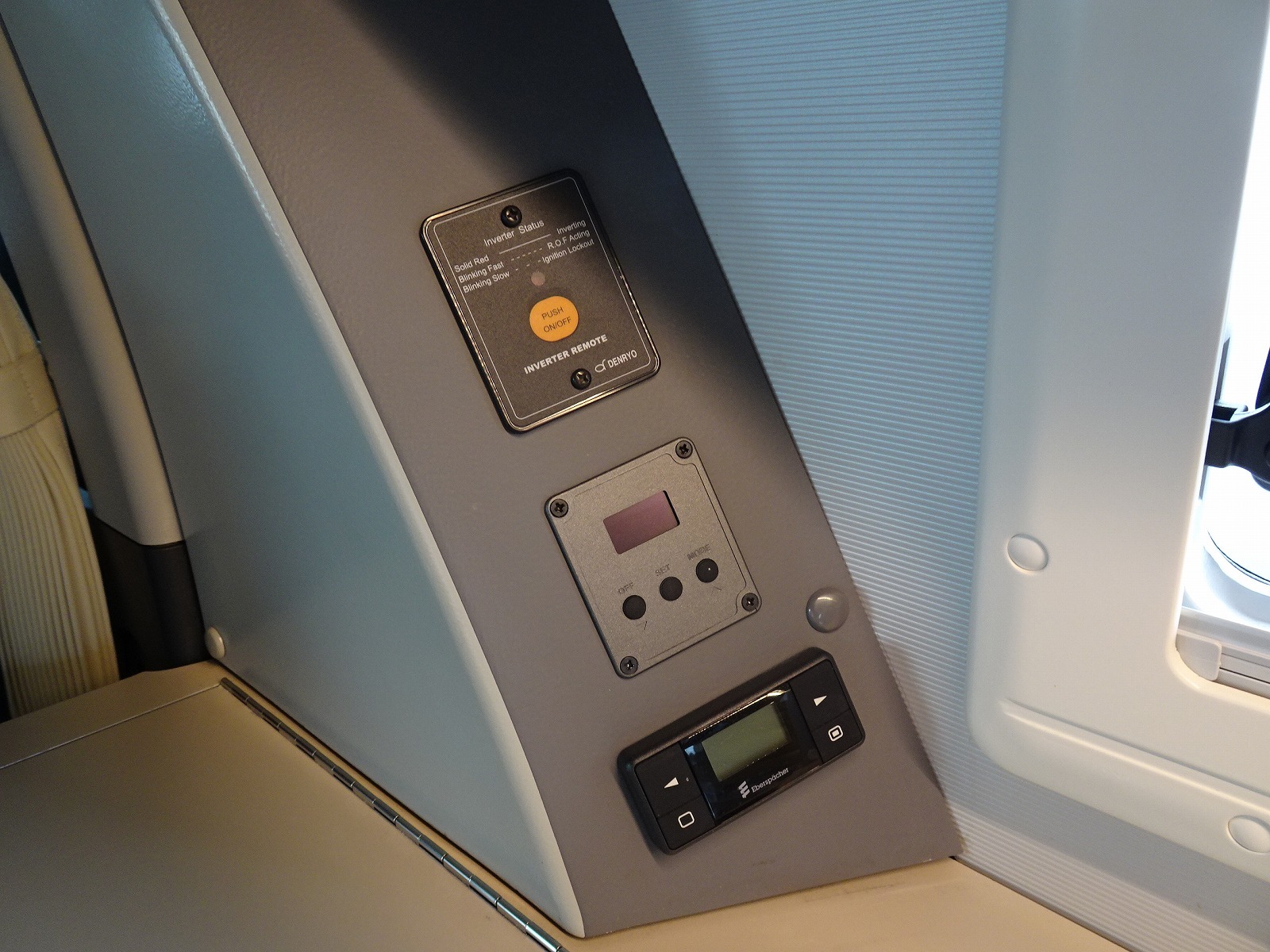 キャンピングカー バンコン ﾊｲｴｰｽ ﾎﾜｲﾄﾊｳｽ ｺﾝﾊﾟｽ 4WD