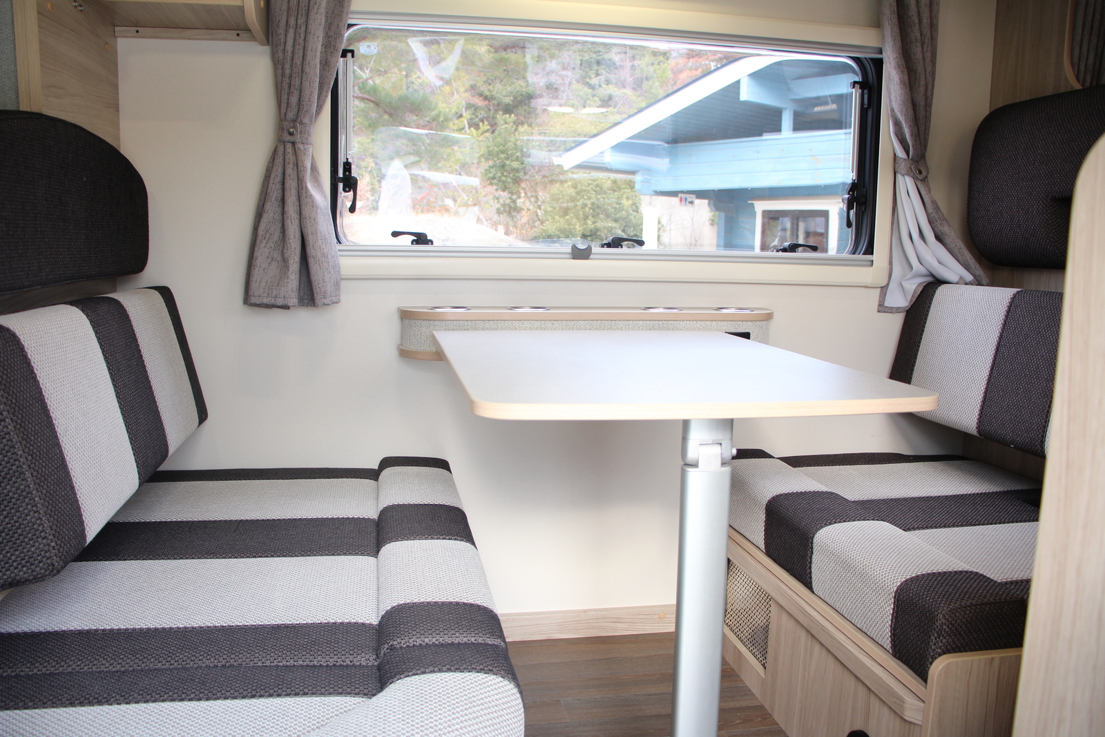 キャンピングカー キャブコン ｶﾑﾛｰﾄﾞ ﾅｯﾂ ｸﾚｿﾝｼﾞｬｰﾆｰX ｴﾎﾞﾗｲﾄ